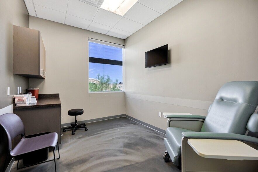 More Photos Of 7010 E Chauncey Ln, Phoenix Medical For Sale