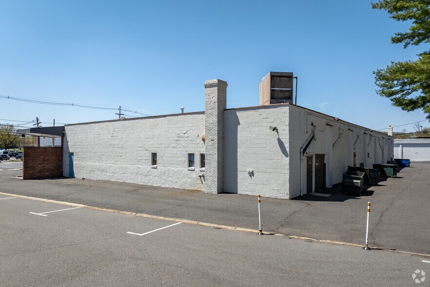 More Photos Of 688-700 Morris Tpke, Short Hills Storefront For Lease