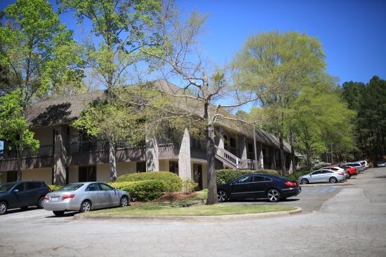 More Photos Of 2 Riverchase Office Plz, Birmingham Office For Lease