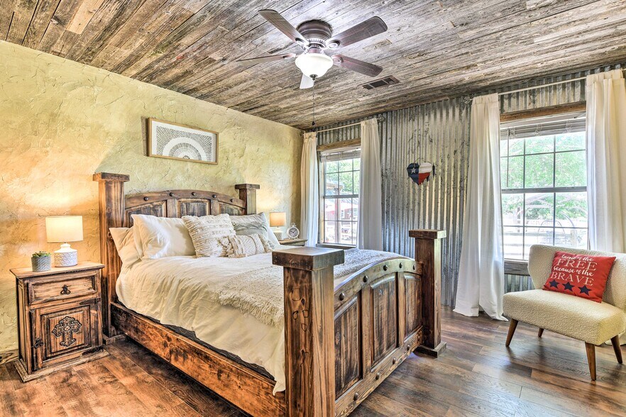 More Photos Of 3112 Sunset School Rd, Sunset Land For Sale