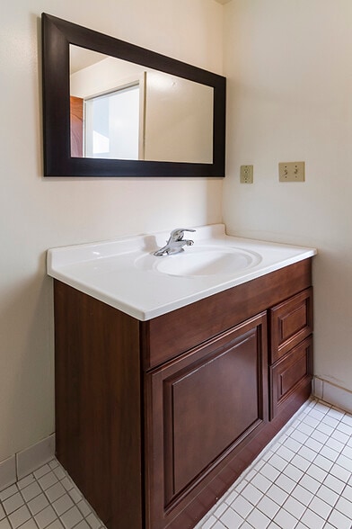 More Photos Of 1910 Feronia Ave, Saint Paul Apartments For Sale