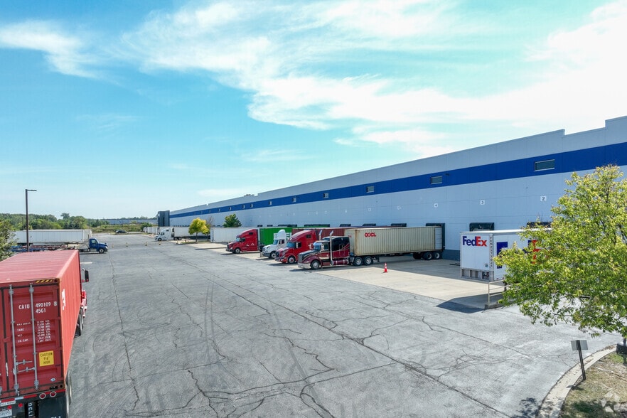 More Photos Of 6515 Ameriplex Dr, Portage Warehouse For Lease