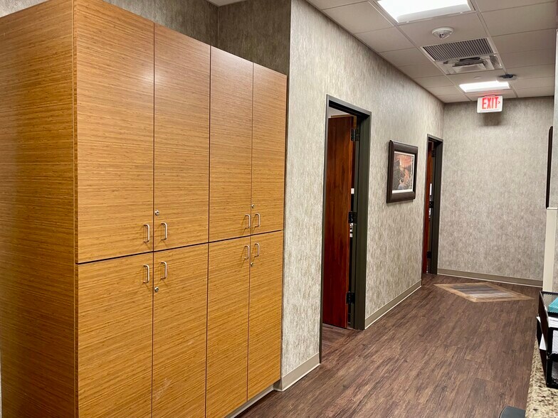 More Photos Of 255 W Lebanon, Frisco Medical For Lease