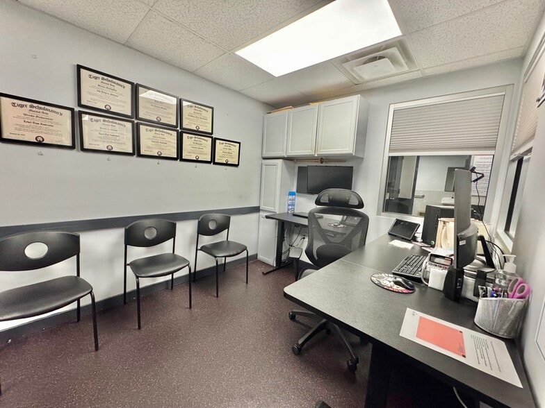 More Photos Of 215-15 Northern Blvd, Bayside Storefront Retail Office For Sale