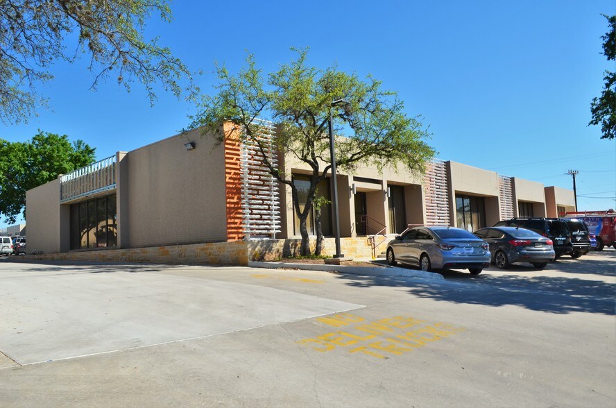 More Photos Of 401 Isom Rd, San Antonio Unknown For Lease