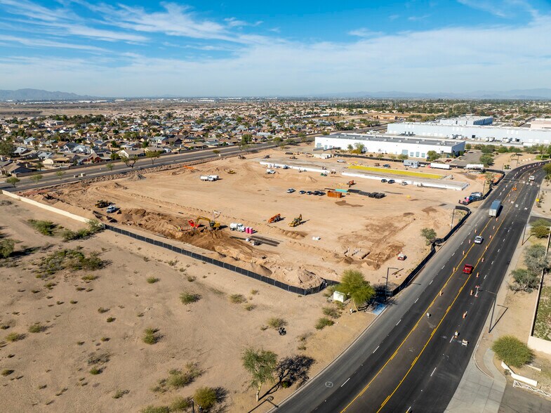 More Photos Of 7550 N Glen Harbor Blvd, Glendale Distribution For Lease