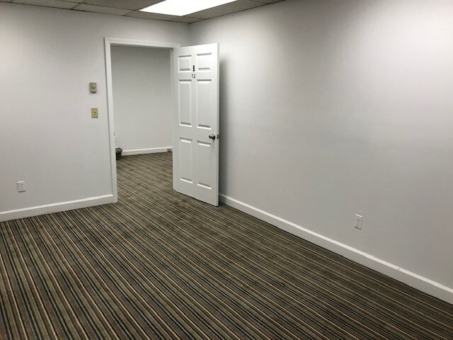 More Photos Of 500 Newfield Ave, Stamford Apartments For Lease