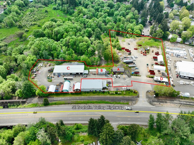 More Photos Of 3144 SE Tualatin Valley Hwy, Hillsboro Warehouse For Lease