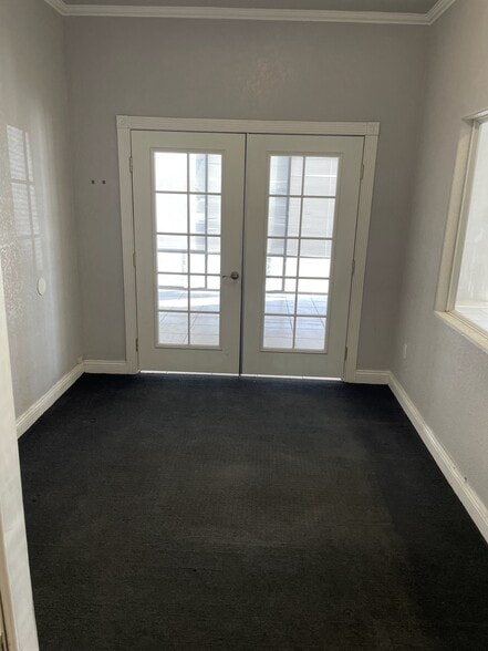 More Photos Of 15260 Anacapa Rd, Victorville Showroom For Lease