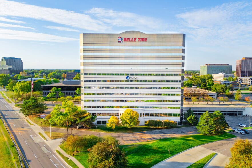 More Photos Of 25800 Northwestern Hwy, Southfield Office For Lease