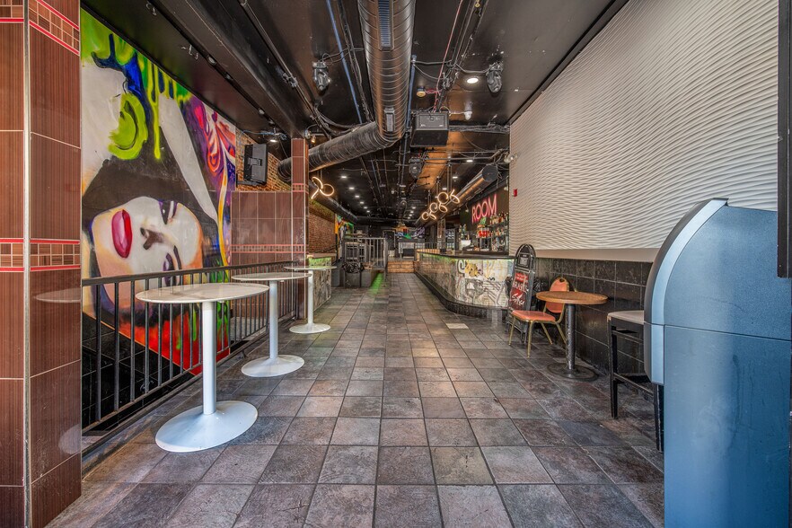 More Photos Of 112 Chestnut St, Philadelphia Storefront Retail Residential For Sale