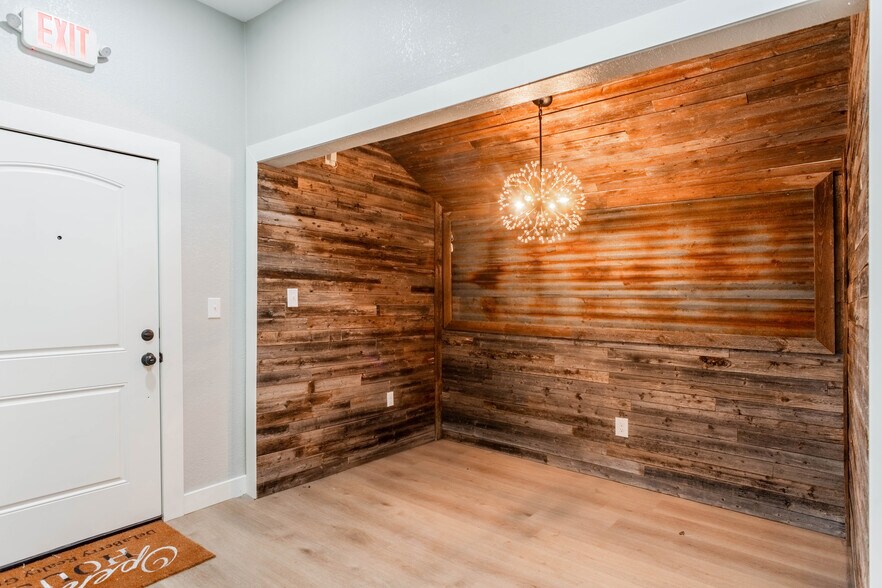 More Photos Of 3109 Roberts Cut Off Rd, Fort Worth Office For Sale