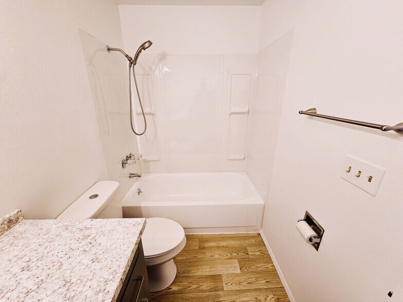 More Photos Of 16 147th Ave SE, Bellevue Apartments For Sale