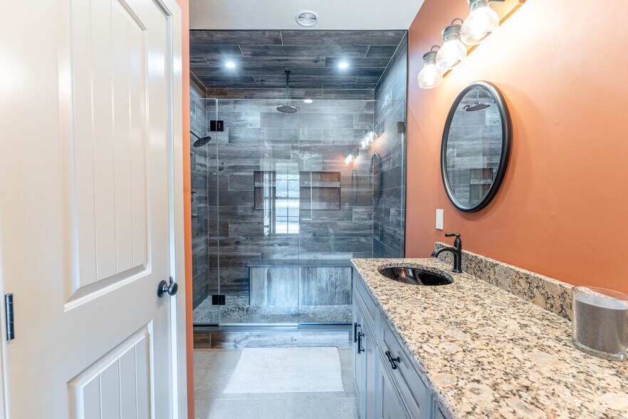 More Photos Of 110 Wauregan Rd, Canterbury Flex For Sale