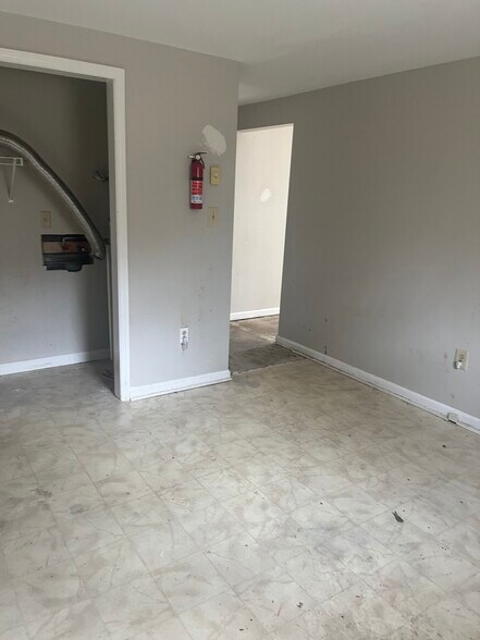 More Photos Of 1701 Mayfield Dr, Roanoke Apartments For Sale