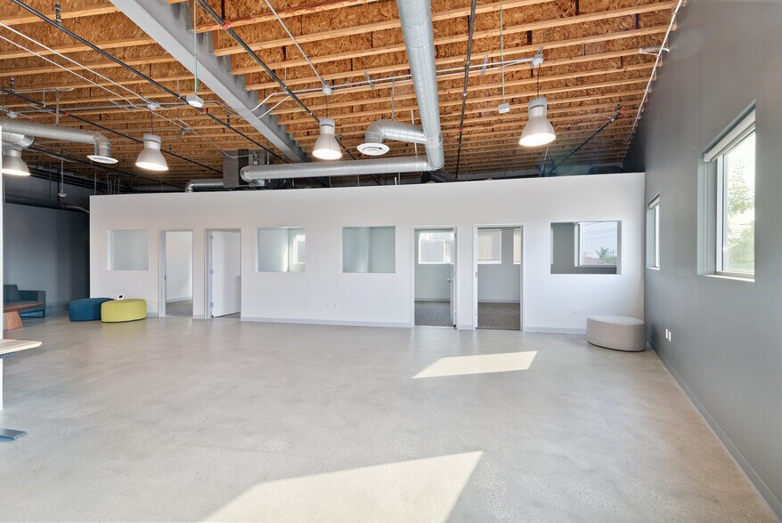 More Photos Of 2256 Barry Ave, Los Angeles Office For Lease