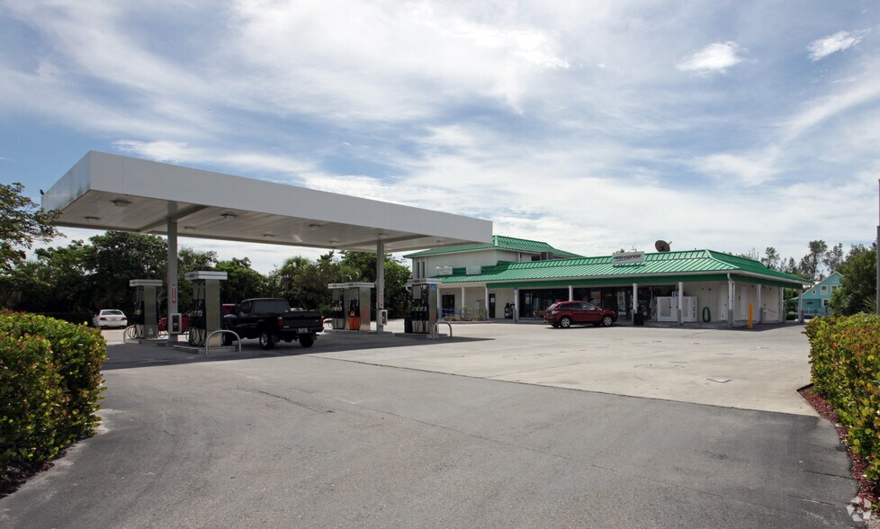 More Photos Of 2491-2499 Palm Ridge Rd, Sanibel Storefront Retail Office For Lease