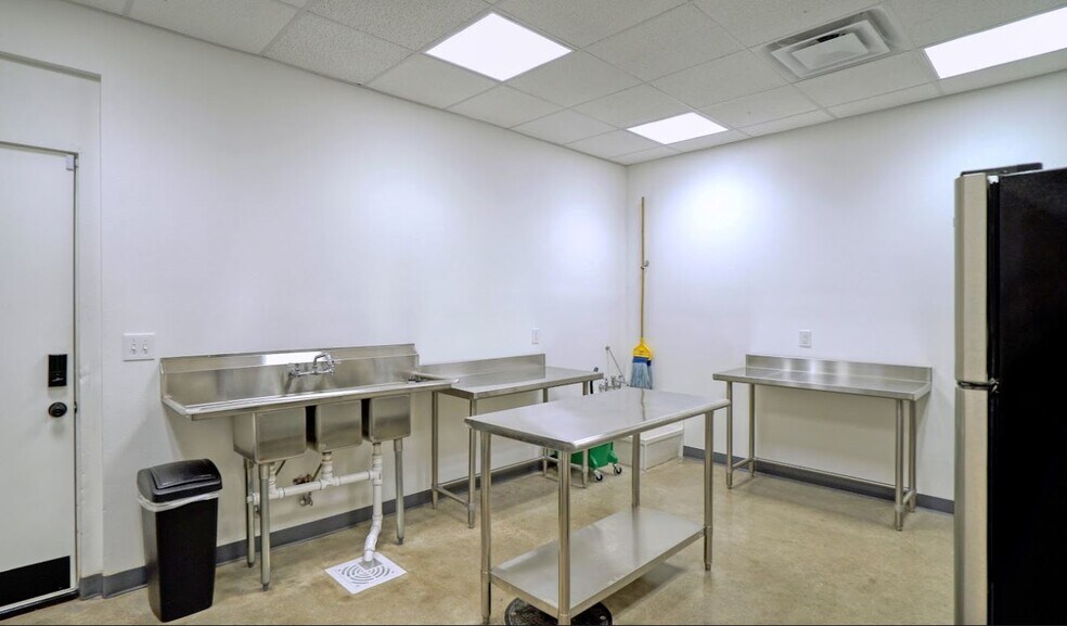 More Photos Of E 71st St, Broken Arrow Lodge Meeting Hall For Sale