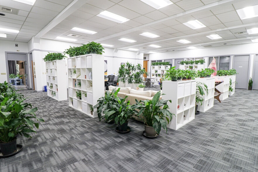 More Photos Of 2265 116th Ave NE, Bellevue Office For Lease