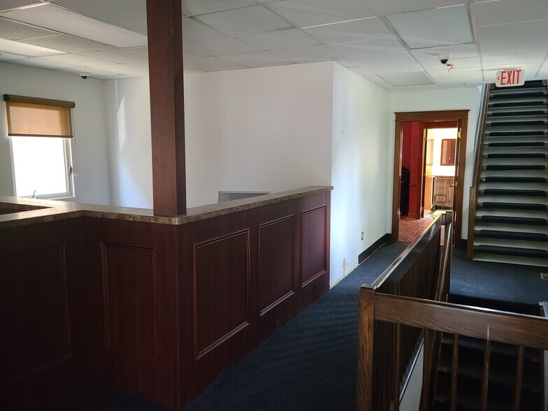 More Photos Of 221 Mineola Blvd, Mineola Office For Lease