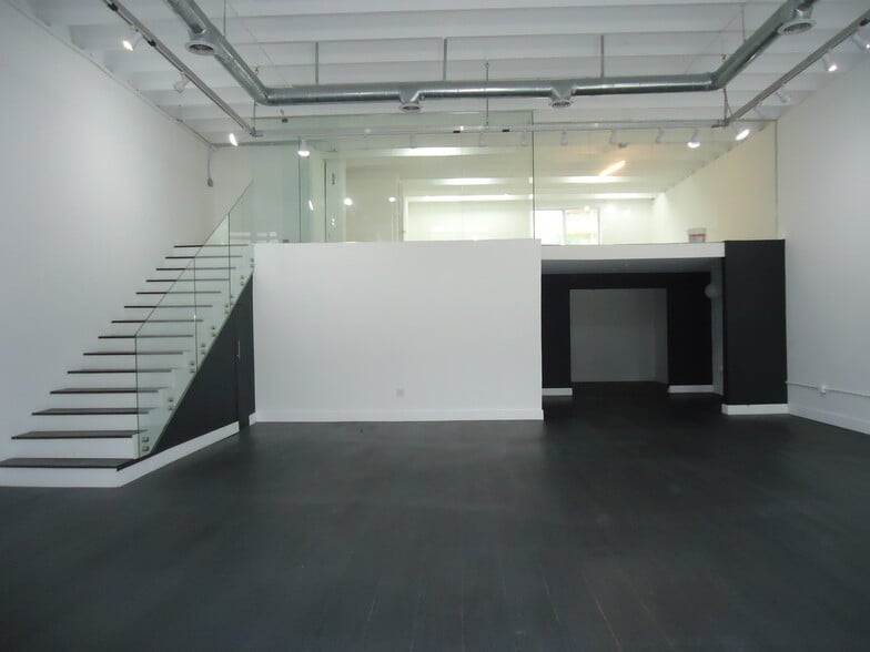 More Photos Of 5700 NE 4th Ave, Miami Warehouse For Lease