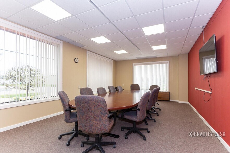 More Photos Of 581 Ottawa Ave, Holland Light Distribution For Sale