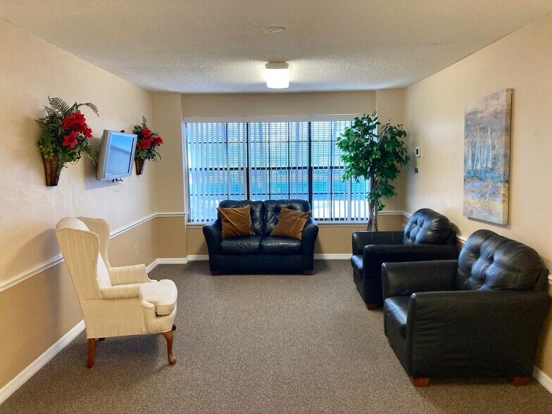 More Photos Of 435 S Ridgewood Ave, Daytona Beach Office For Sale