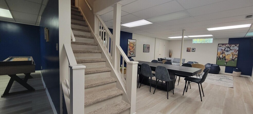 More Photos Of 3030 Michigan St, South Bend Office For Sale