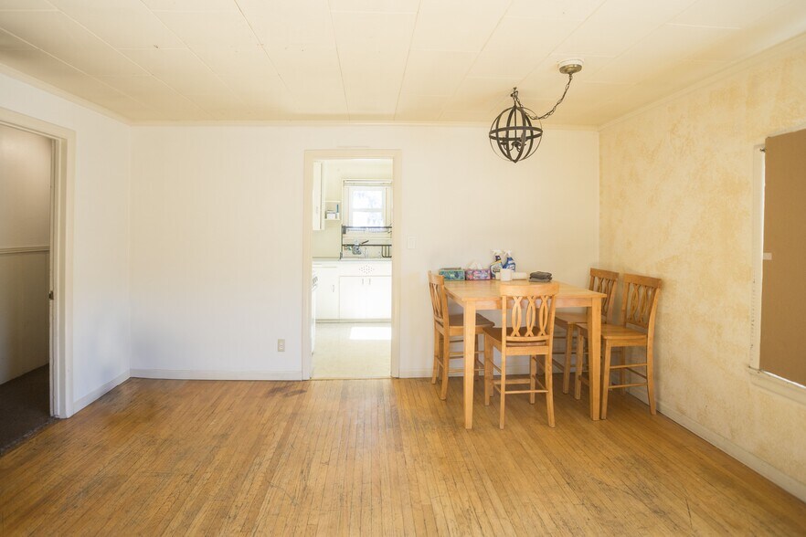 More Photos Of 41312 Big Bear Blvd, Big Bear Lake General Retail For Sale