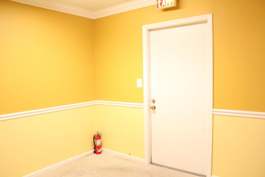 More Photos Of 11303-11327 Amherst Ave, Wheaton Office Residential For Lease