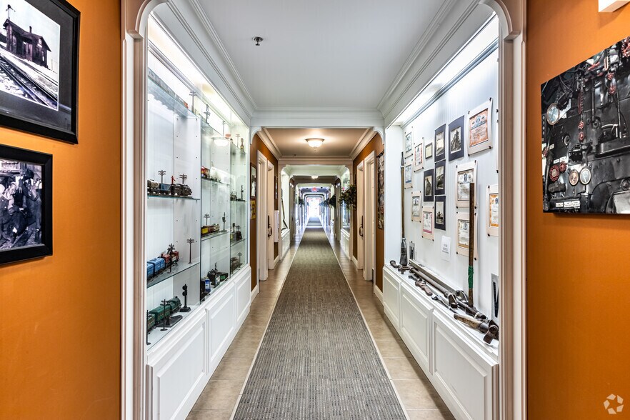 More Photos Of 1245 N Brown St, La Plata Hotel For Sale