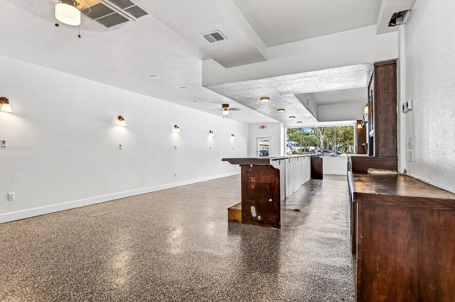 More Photos Of 1453 20th St, Vero Beach Restaurant For Lease