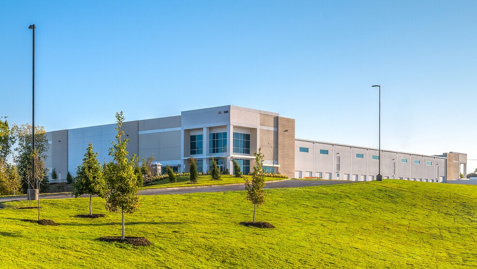 More Photos Of 500 W Vista Ridge Dr, Coppell Unknown For Lease