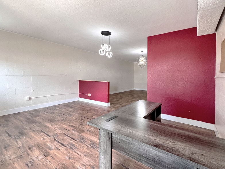 More Photos Of 680-690 S Lake Shore Way, Lk, Lake Alfred General Retail For Lease