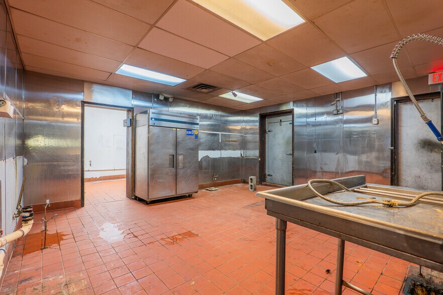 More Photos Of 29 E Pembroke Rd, Danbury Restaurant For Sale