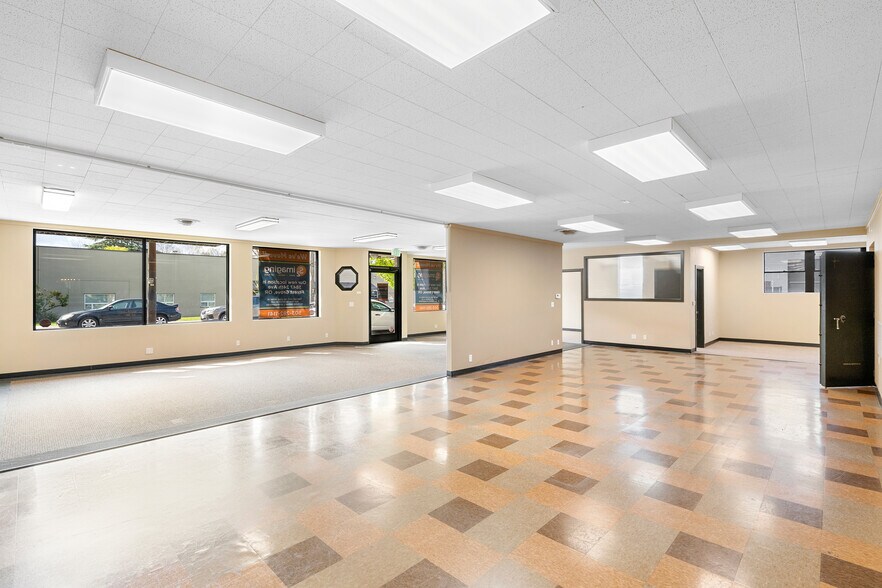 More Photos Of 305 NE Russell St, Portland Light Manufacturing For Sale
