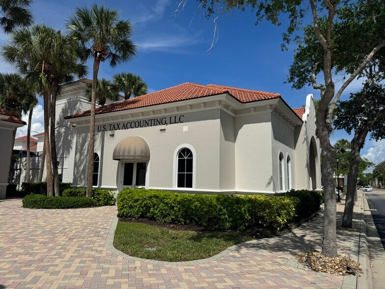 More Photos Of 8985 Fontana Del Sol Way, Naples Office For Sale