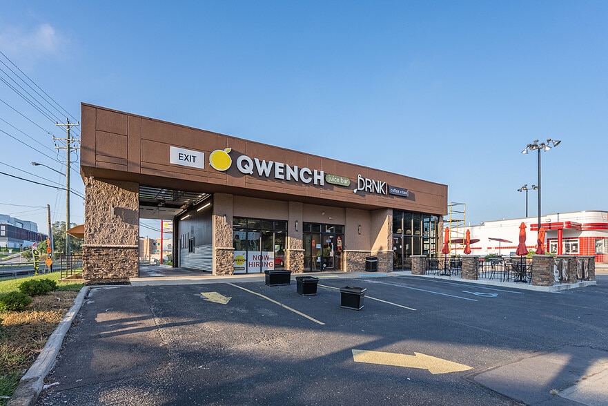 More Photos Of 5229 Madison Rd, Cincinnati Storefront Retail Office For Lease