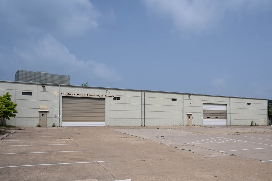 More Photos Of 7071 Twin Hills Ave, Dallas Office For Lease