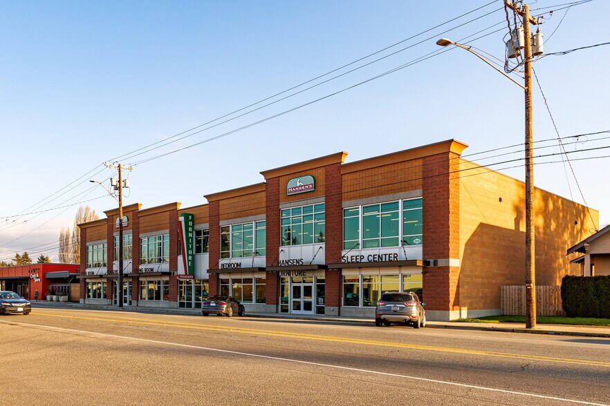 More Photos Of 916 W Division St, Mount Vernon General Retail For Sale