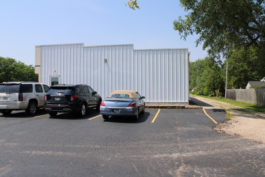 More Photos Of 432 Prospect Ave, North Fond Du Lac Freestanding For Sale