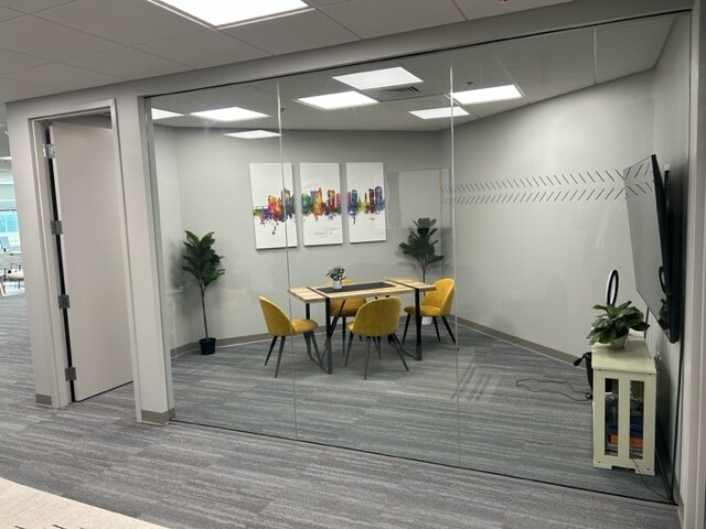 More Photos Of 1819 Main St, Sarasota Office Residential For Lease