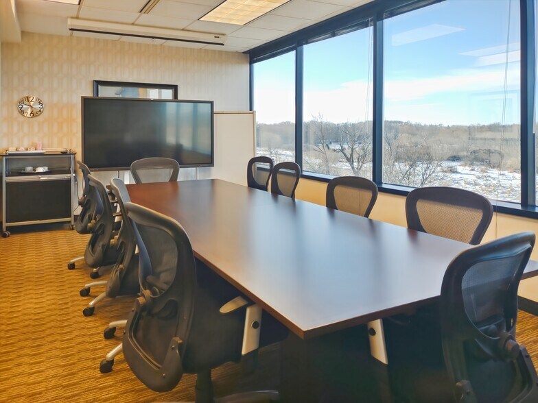 More Photos Of N19W24400 Riverwood Dr, Waukesha Coworking Space