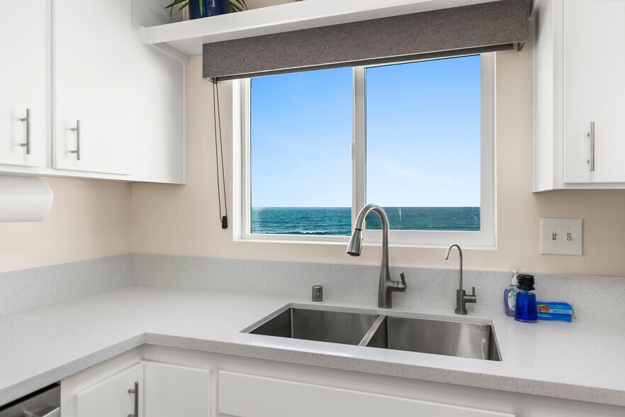 More Photos Of 1476-80 Pescadero Dr, San Diego Apartments For Sale