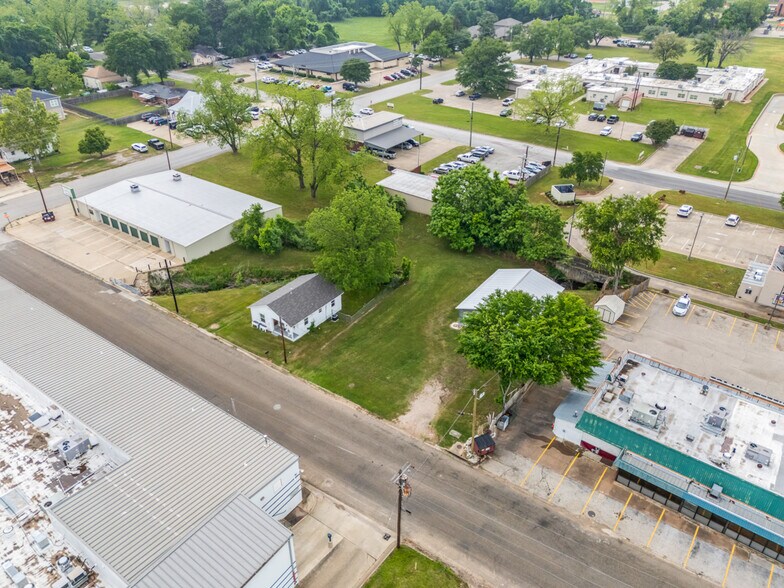 More Photos Of 509 US Highway 271 N, Gilmer Flex For Sale