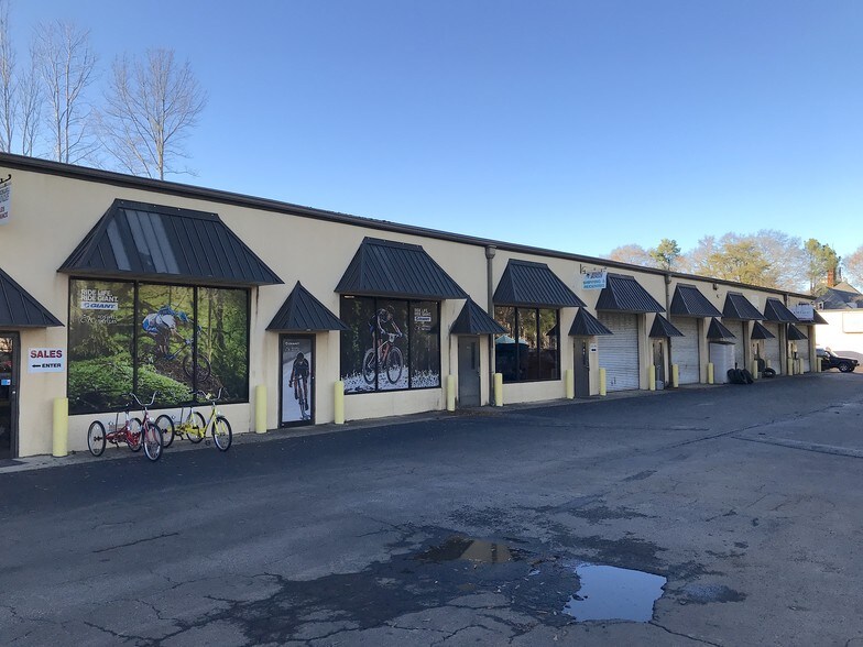 More Photos Of 670 Houze Way, Roswell Freestanding For Lease