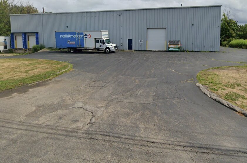 Primary Photo Of 5699 Maelou Dr, Hamburg Warehouse For Lease