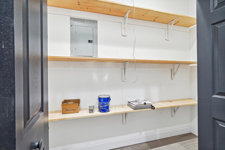 More Photos Of 1802 11th St NW, Washington Office For Lease