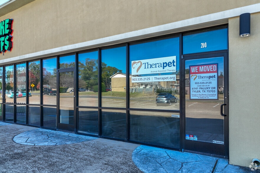 More Photos Of 3400-3502 S Broadway, Tyler Unknown For Lease