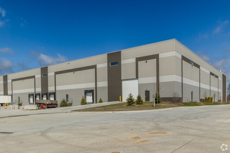 More Photos Of 4051 E Main St, Saint Charles Unknown For Lease